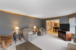 668 Oakcrest Dr, Wadsworth, OH 44281 - Photo 8