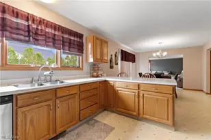 668 Oakcrest Dr, Wadsworth, OH 44281 - Photo 12