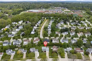 668 Oakcrest Dr, Wadsworth, OH 44281 - Photo 2