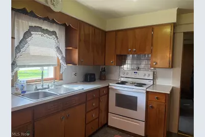 460 Whipple Avenue, Campbell, OH 44405 - Photo 6