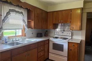 460 Whipple Ave, Campbell, OH 44405 - Photo 6