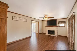 2042 13th St SW, Akron, OH 44314 - Photo 6