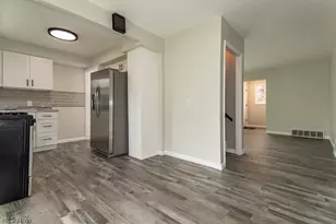 434 E 272nd St, Euclid, OH 44132 - Photo 10