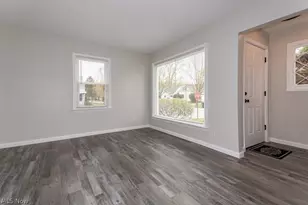 434 E 272nd St, Euclid, OH 44132 - Photo 2