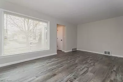 434 E 272nd Street, Euclid, OH 44132 - Photo 4