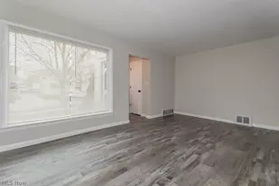434 E 272nd St, Euclid, OH 44132 - Photo 4