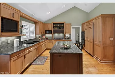 10 Longmeadow Lane, Beachwood, OH 44122 - Photo 4