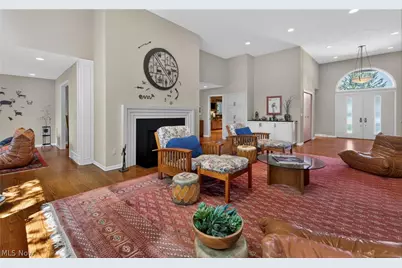 10 Longmeadow Lane, Beachwood, OH 44122 - Photo 2