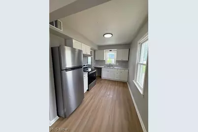 1054 Merton Avenue, Akron, OH 44306 - Photo 6