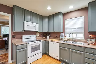 572 Colonial Drive, Painesville, OH 44077 - Photo 30