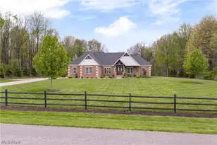 8622 Hunters Ridge Run, Wadsworth, OH 44281 - Photo 2