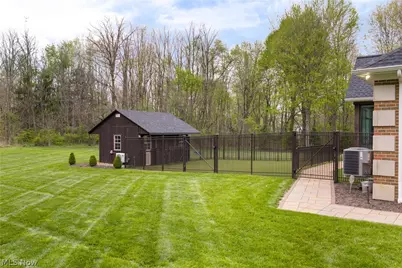 8622 Hunters Ridge Run, Wadsworth, OH 44281 - Photo 12