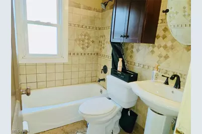 2402 E 35th Street, Lorain, OH 44055 - Photo 8