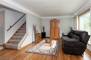 5042 N Barton Rd, Lyndhurst, OH 44124 - Photo 4
