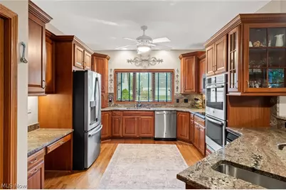 5180 Cheyney Lane, Brunswick Hills, OH 44212 - Photo 4