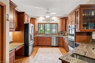 5180 Cheyney Ln, Brunswick Hills, OH 44212 - Photo 4