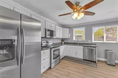 6355 Dellrose Drive, Parma Heights, OH 44130 - Photo 10