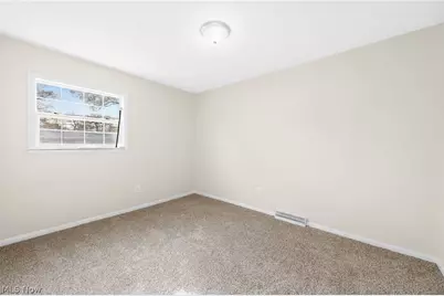 2456 Jackson Street, Lorain, OH 44052 - Photo 18