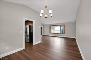 17024 Hunting Meadows Dr, Strongsville, OH 44136 - Photo 10