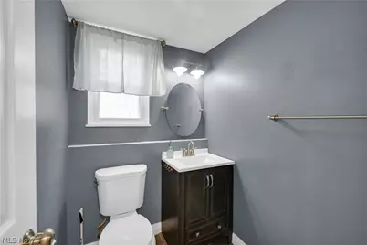 17024 Hunting Meadows Drive, Strongsville, OH 44136 - Photo 18