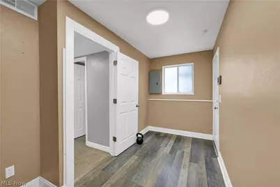 17024 Hunting Meadows Drive, Strongsville, OH 44136 - Photo 20