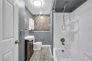 17024 Hunting Meadows Dr, Strongsville, OH 44136 - Photo 28