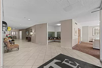 12520 Edgewater Drive #1009, Oakwood, OH 44107 - Photo 4