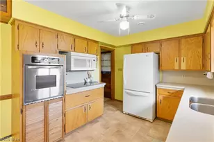 7903 E Liberty St, Hubbard, OH 44425 - Photo 14