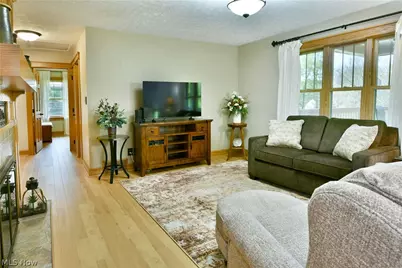 3203 Morrow Drive, Cortland, OH 44410 - Photo 6