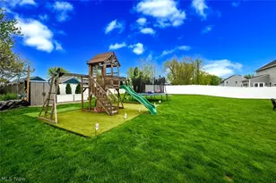 3021 Stonehurst Rd, Uniontown, OH 44685 - Photo 4