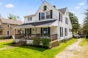 340 Lowell St, Elyria, OH 44035 - Photo 2
