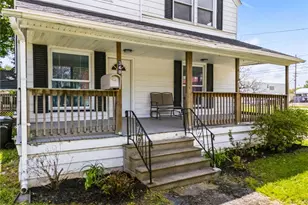 340 Lowell St, Elyria, OH 44035 - Photo 4