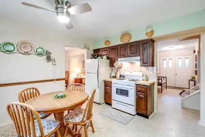 6100 Paisley Drive, North Olmsted, OH 44070 - Photo 8