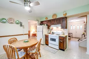 6100 Paisley Dr, North Olmsted, OH 44070 - Photo 8