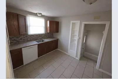 367 E 211th Street, Euclid, OH 44123 - Photo 12