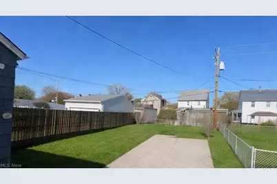 367 E 211th Street, Euclid, OH 44123 - Photo 8