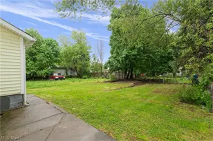 329 Girard Ave NE, Canton, OH 44704 - Photo 6