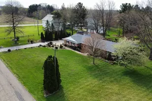 7470 Gayview St, Louisville, OH 44641 - Photo 2