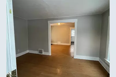 384 W Bartges Street, Akron, OH 44307 - Photo 2
