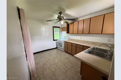 325 E High Street, Leetonia, OH 44431 - Photo 8