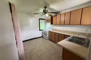 325 E High St, Leetonia, OH 44431 - Photo 8