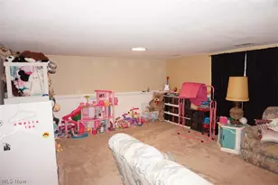 28096 Edgepark Dr, North Olmsted, OH 44070 - Photo 18