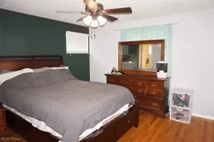 28096 Edgepark Dr, North Olmsted, OH 44070 - Photo 12