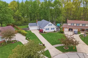 29575 Dorchester Dr, North Olmsted, OH 44070 - Photo 2