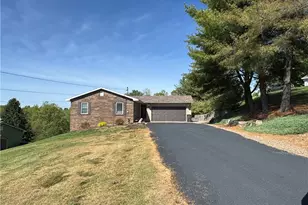 165 Wynnwood Dr, Marietta, OH 45750 - Photo 2
