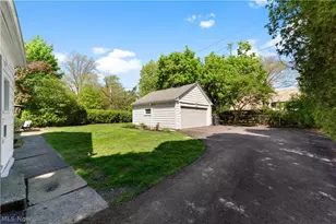 19901 Malvern Rd, Huber Heights, OH 44122 - Photo 38