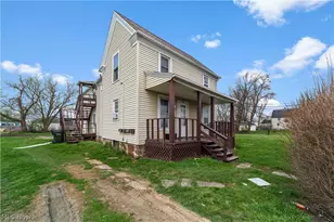 122 Elbe St, Elyria, OH 44035 - Photo 2