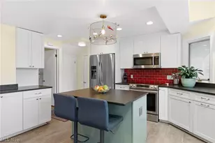 21012 Halburton Rd, Beachwood, OH 44122 - Photo 2