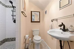 21012 Halburton Rd, Beachwood, OH 44122 - Photo 32