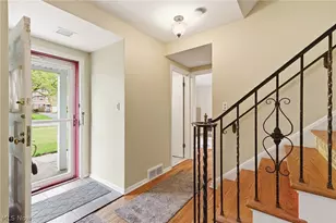 21012 Halburton Rd, Beachwood, OH 44122 - Photo 14